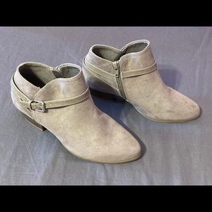 Womens old Navy ankle booties